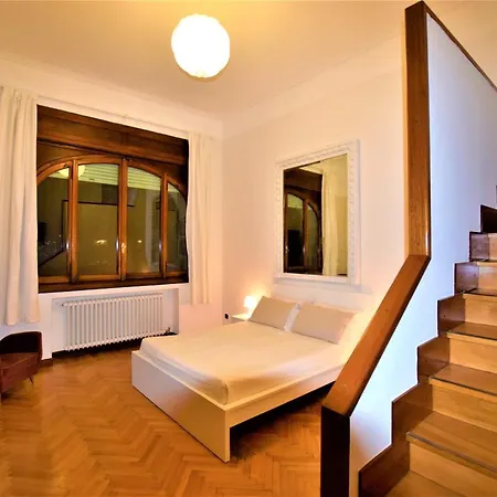 Stazione, - Casa Vittoria קיירי